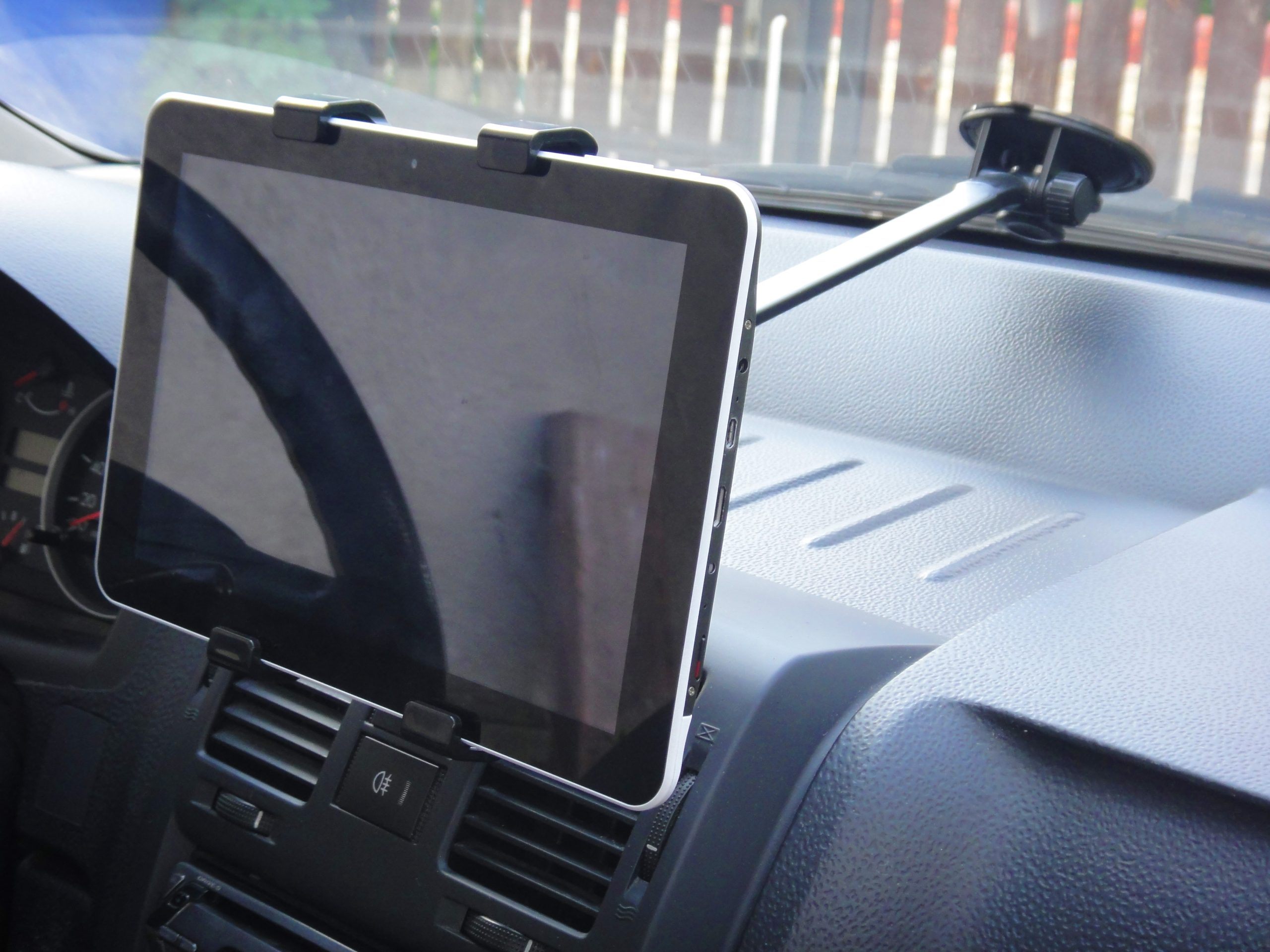 Sztywny uchwyt na tablet