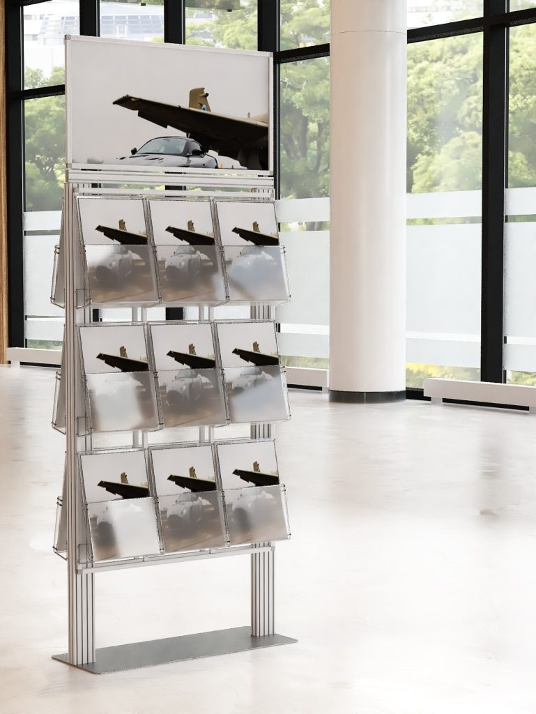 Ekspozytor 18 kieszeni na ulotki A4 210x297mm z ramką plakatową na metalowej podstawie 4mm