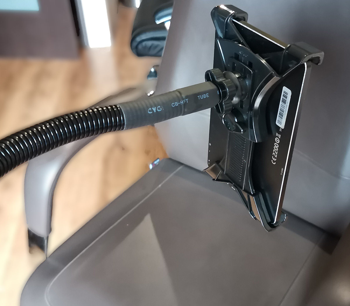 Uchwyt przyłóżkowy na tablet dla chorego