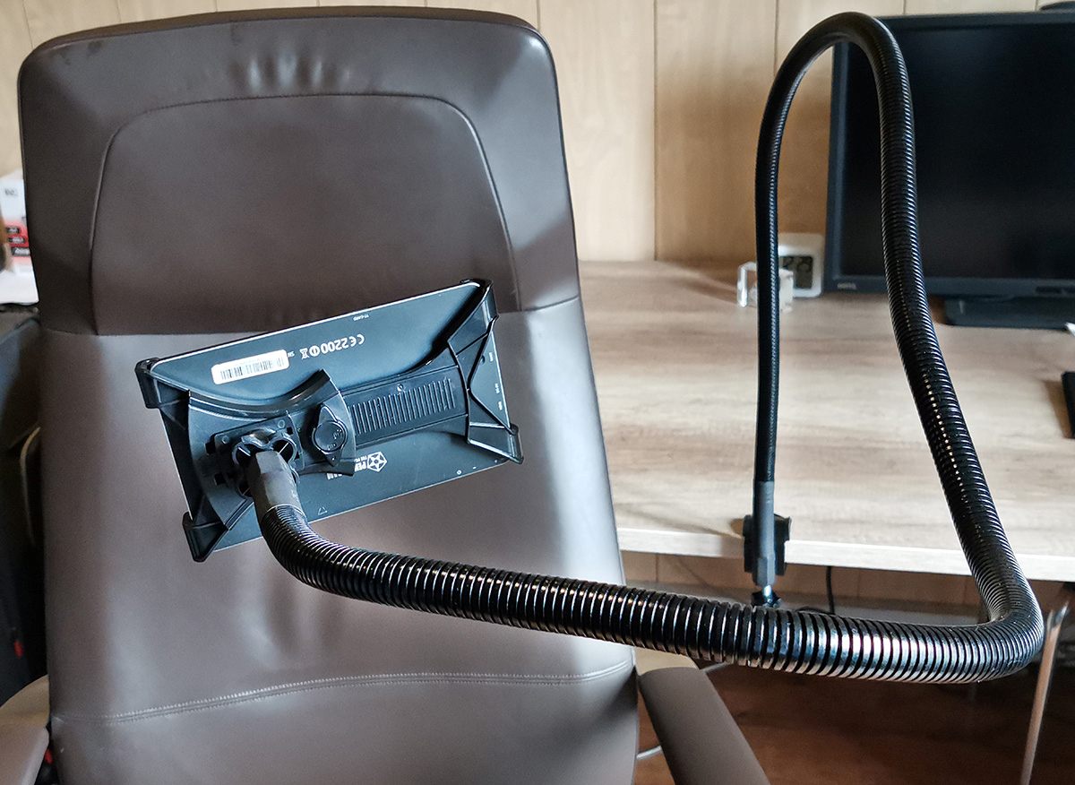 Uchwyt dla chorego seniora na tablet 10.1" 13,3"