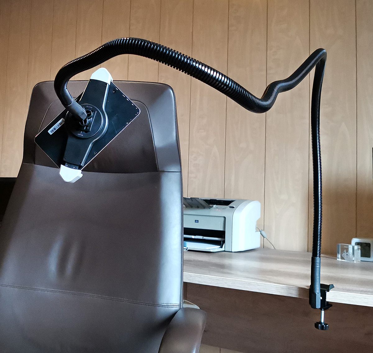 Uchwyt przyłóżkowy na tablet 10.1" 13,3"