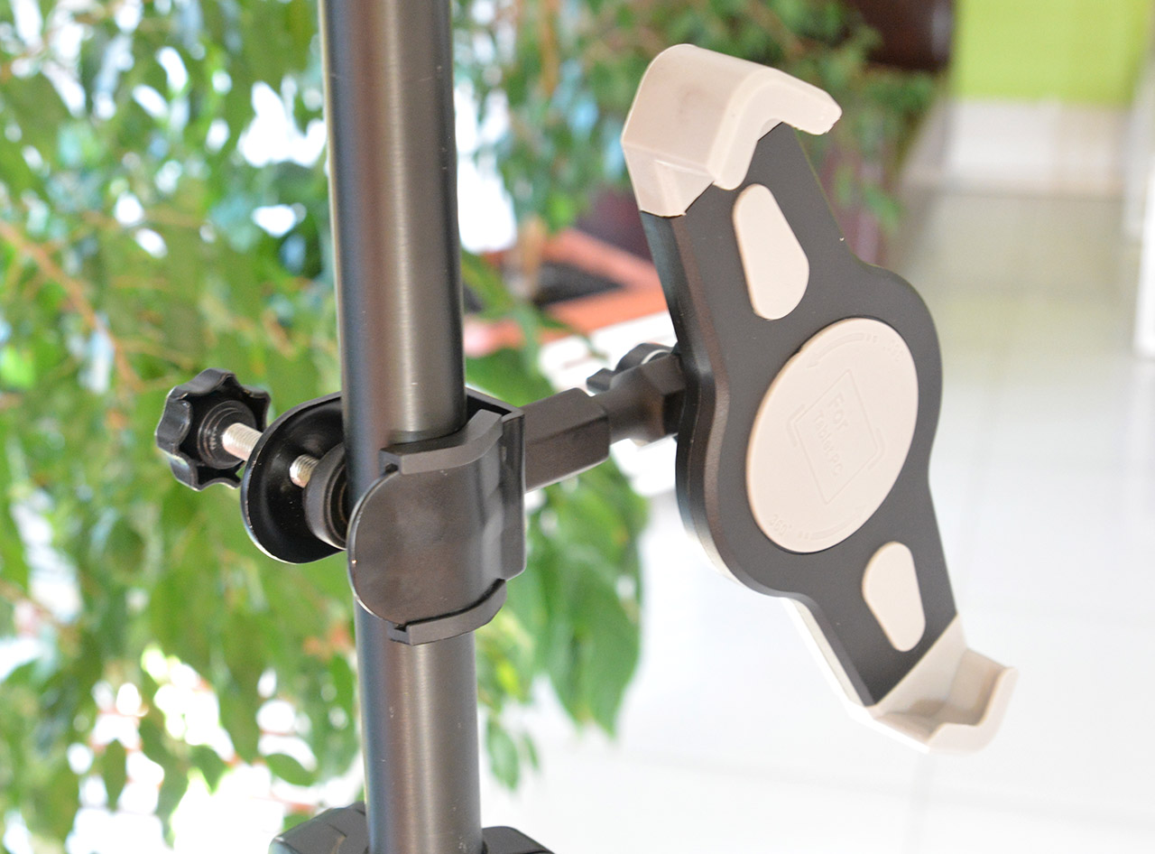 Krótki uchwyt na tablet 10.1" 13,3" Model.VR4