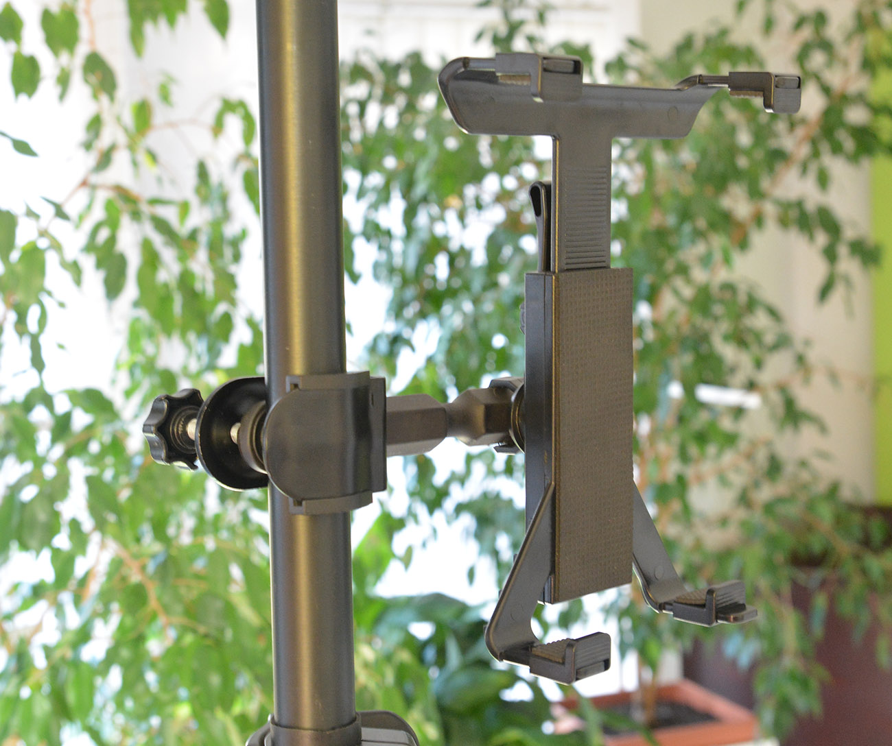 Uchwyt na tablet do rurki lub blatu 7" 10,1" Model.VR8