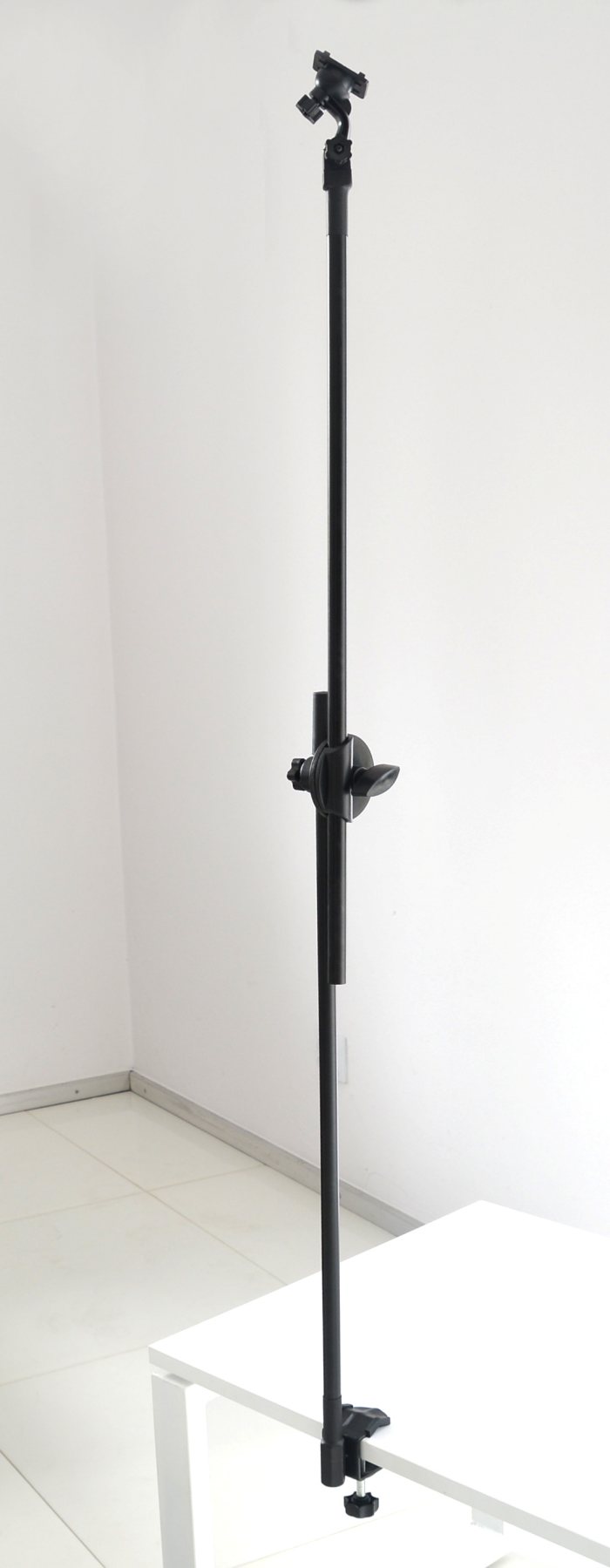 Uchwyt na tablet mocowany do biurka z systemem HR