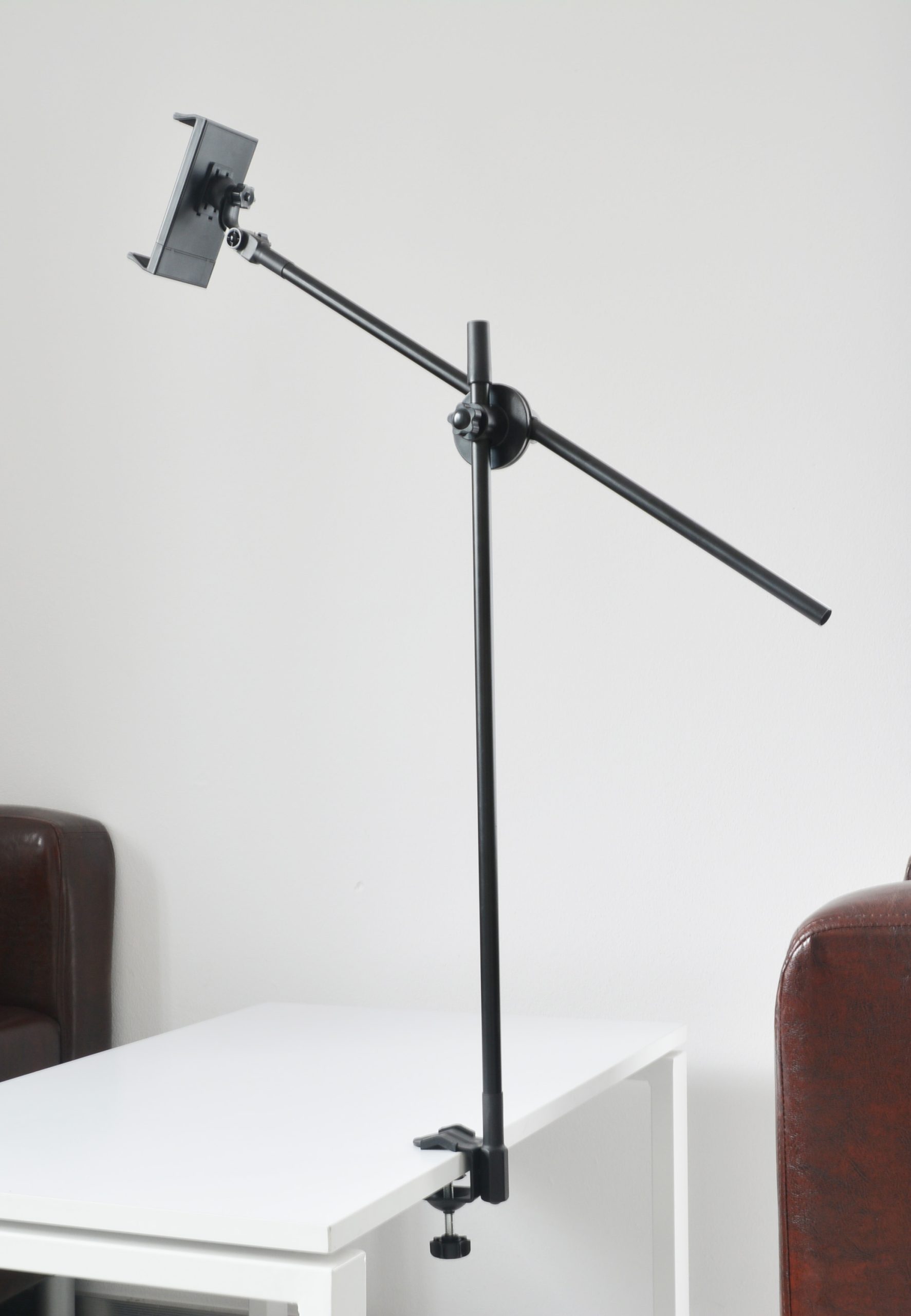 Uchwyt na tablet mocowany do biurka z systemem HR obracany w każdej osi z głowicą do tabletu