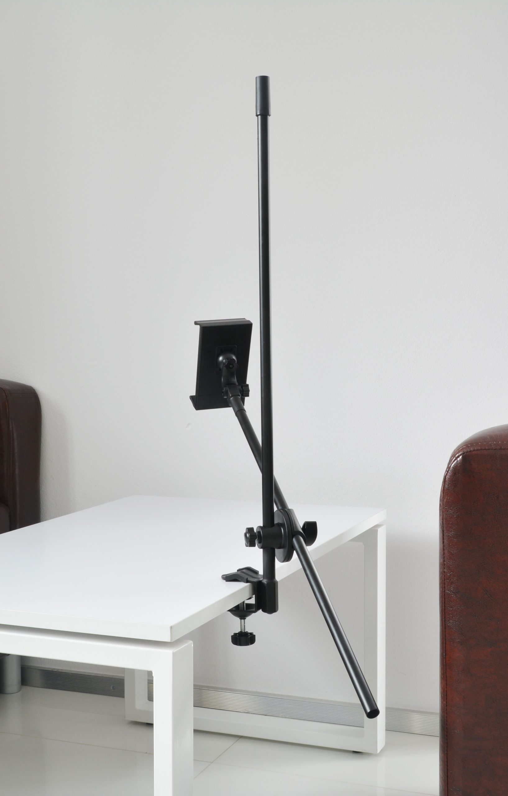 Uchwyt na tablet mocowany do biurka z systemem HR obracany w każdej osi z głowicą do tabletu