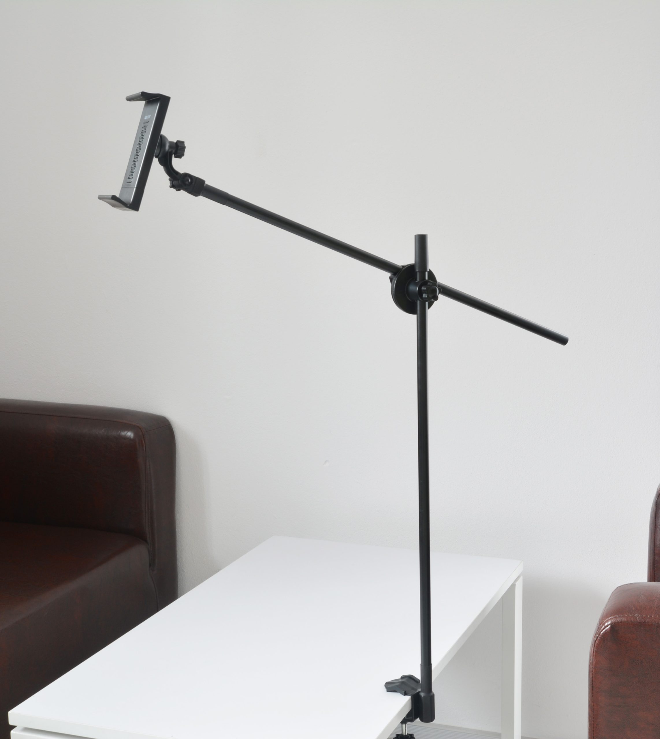 Uchwyt na tablet mocowany do biurka z systemem HR obracany w każdej osi z głowicą do tabletu