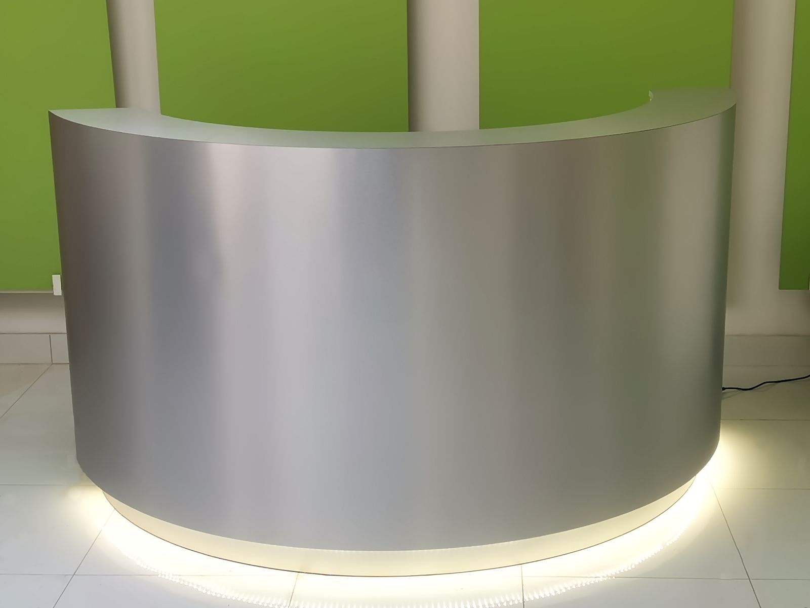 Elegancka recepcja hotelowa