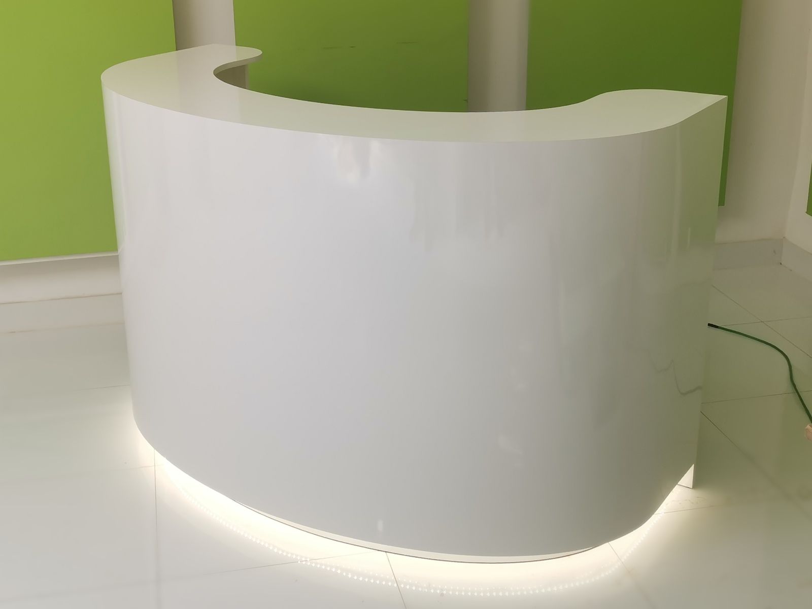 Lada recepcyjna na wymiar