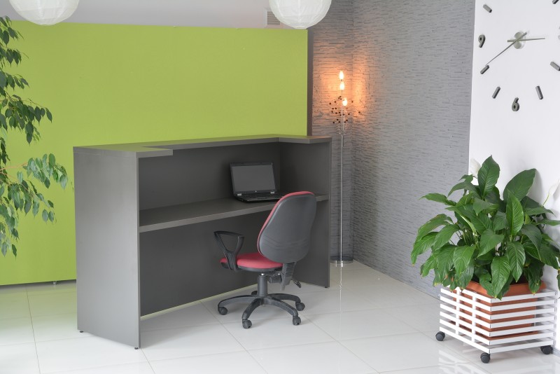 lada recepcyjna z oświetleniem