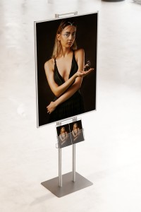 Prezenter plakatu B1 707x1000mm na ulotki A4 A5 i DL