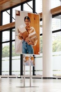 Prezenter plakatu B1 707x1000mm na ulotki A4 A5 i DL